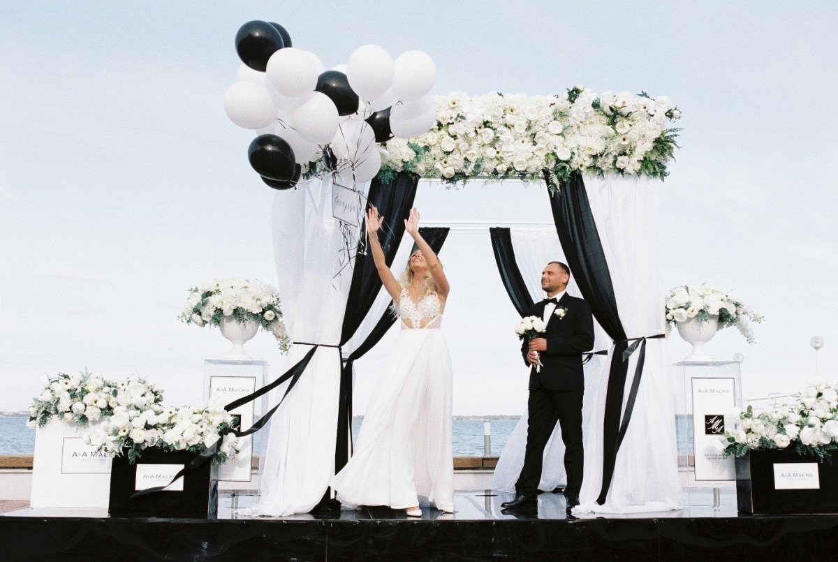 Свадьба в черно белых тонах