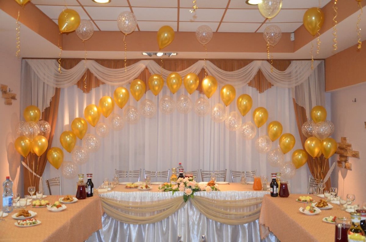 Украсить кафе на золотую свадьбу