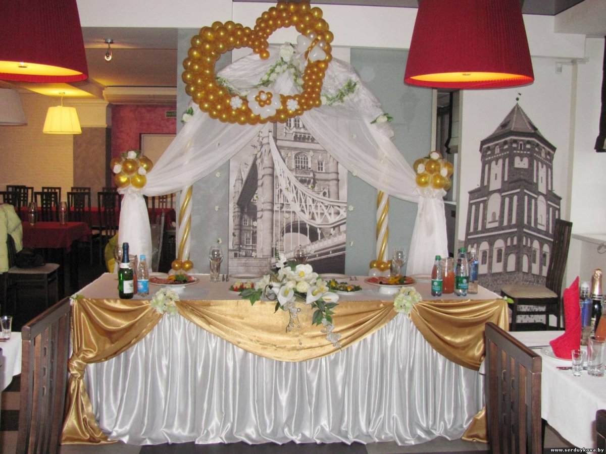 Декор свадебного зала колхозно