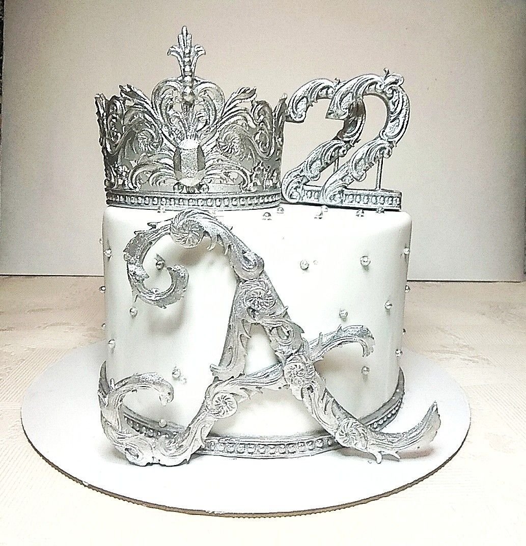 Современные торты с короной