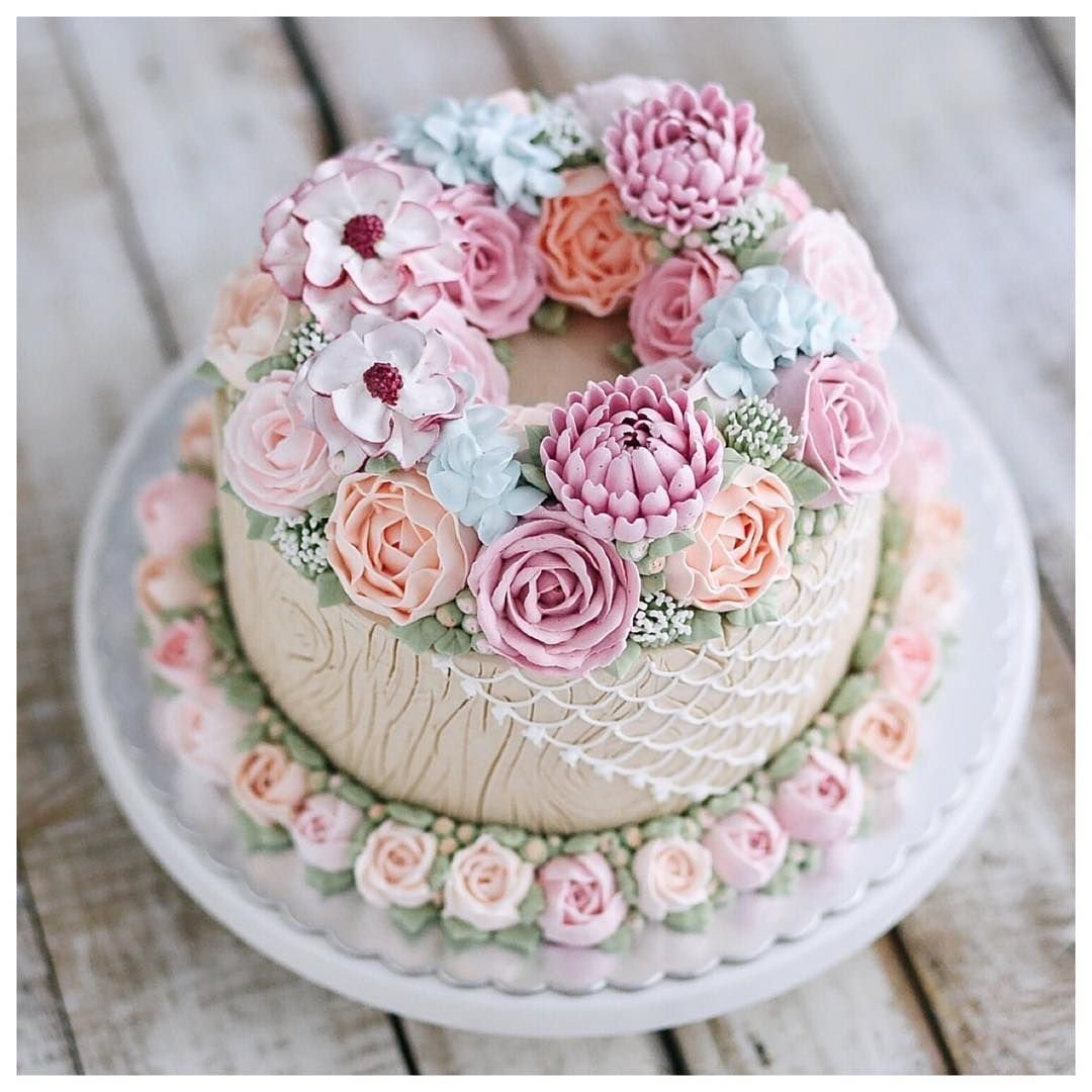 Чаепитие с тортом