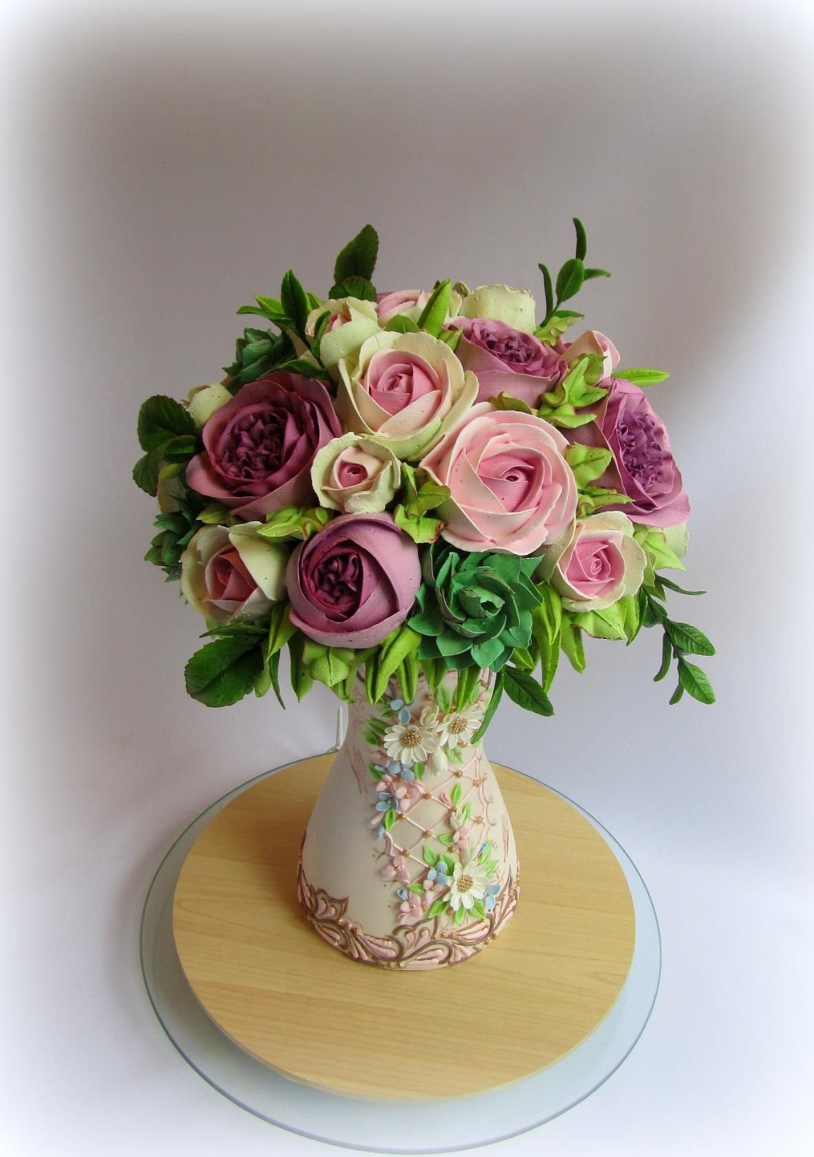 Торт в пастел ных тонах