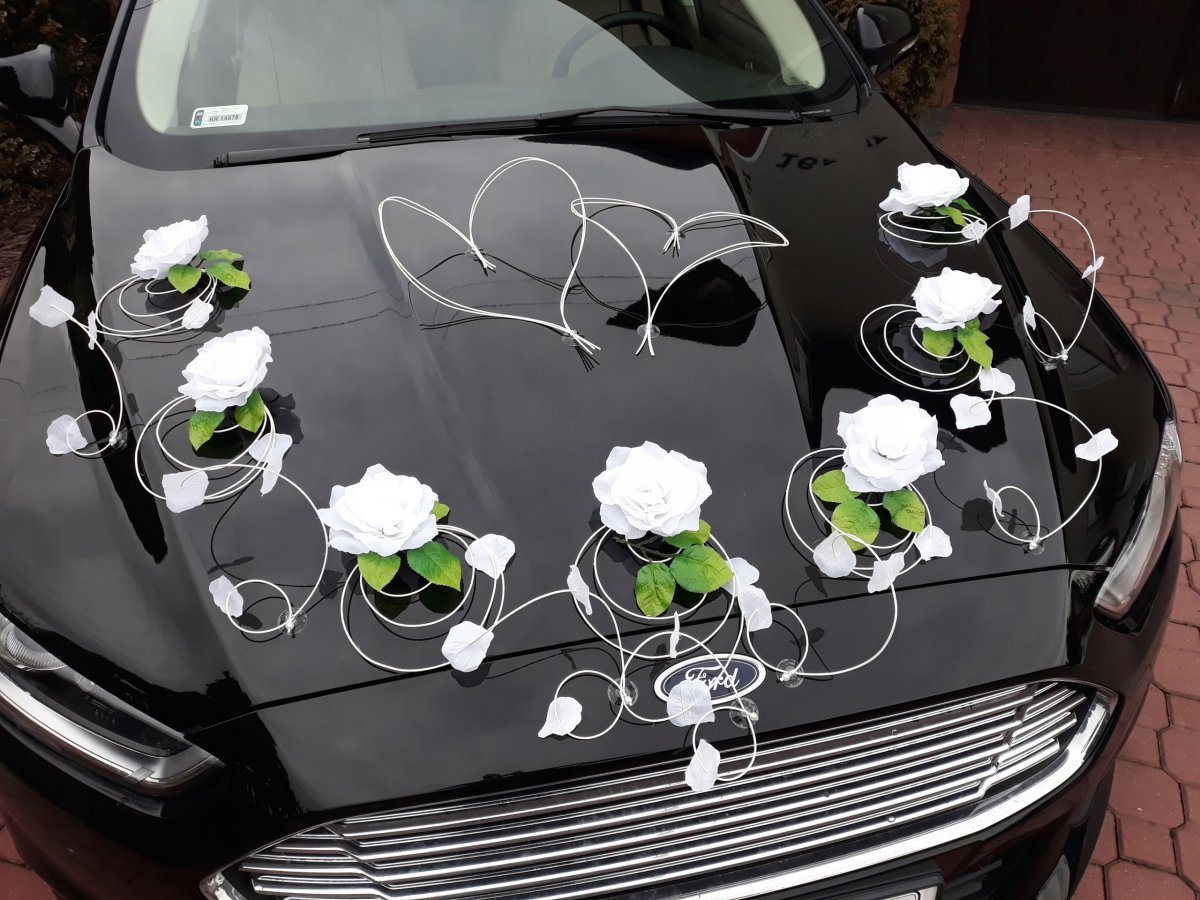 Украшение свадебных Маши