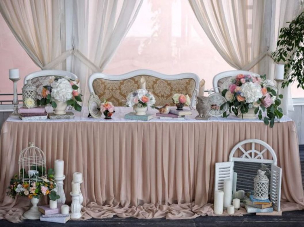 Свадебный президиум в европейском стиле