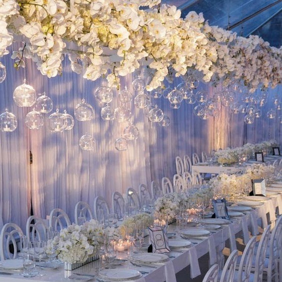 Стильное украшение свадебного зала