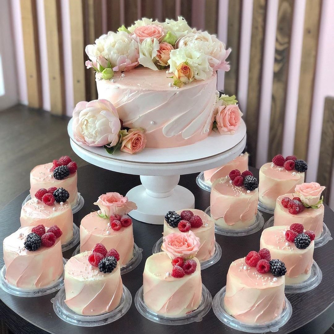 Свадебные пирожные