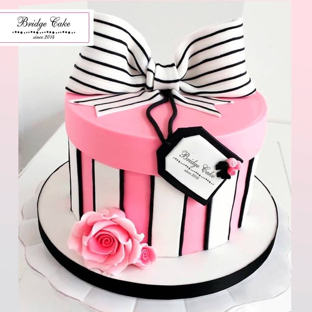 Торт с бантом для девочки