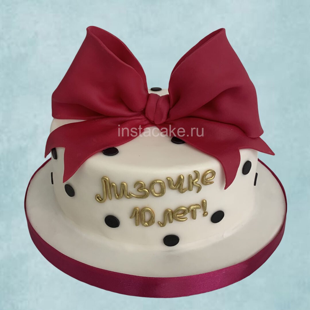 Торт с мастикой красным бантом