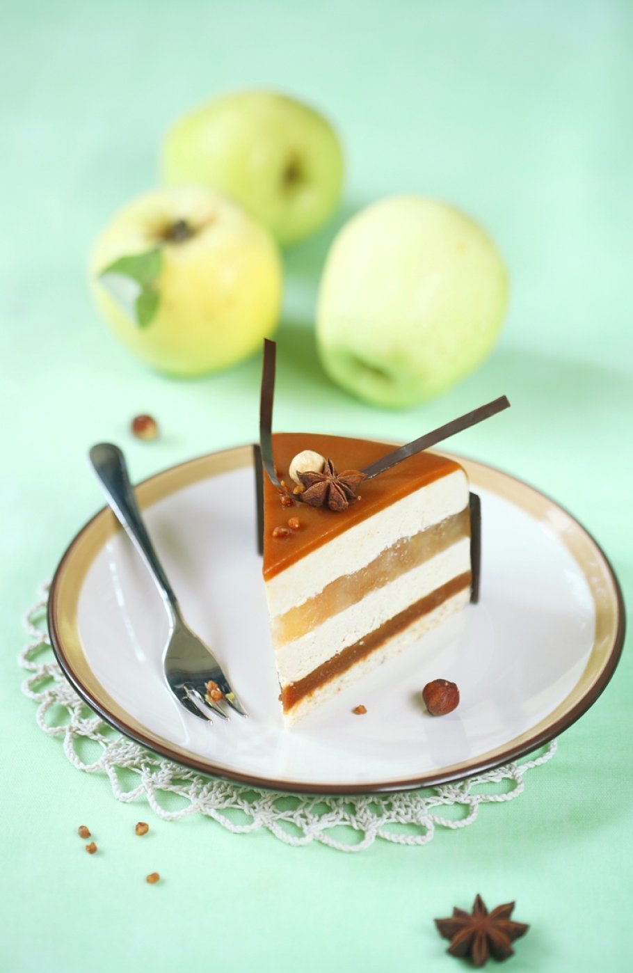 Муссовый яблочно-Карамельный торт