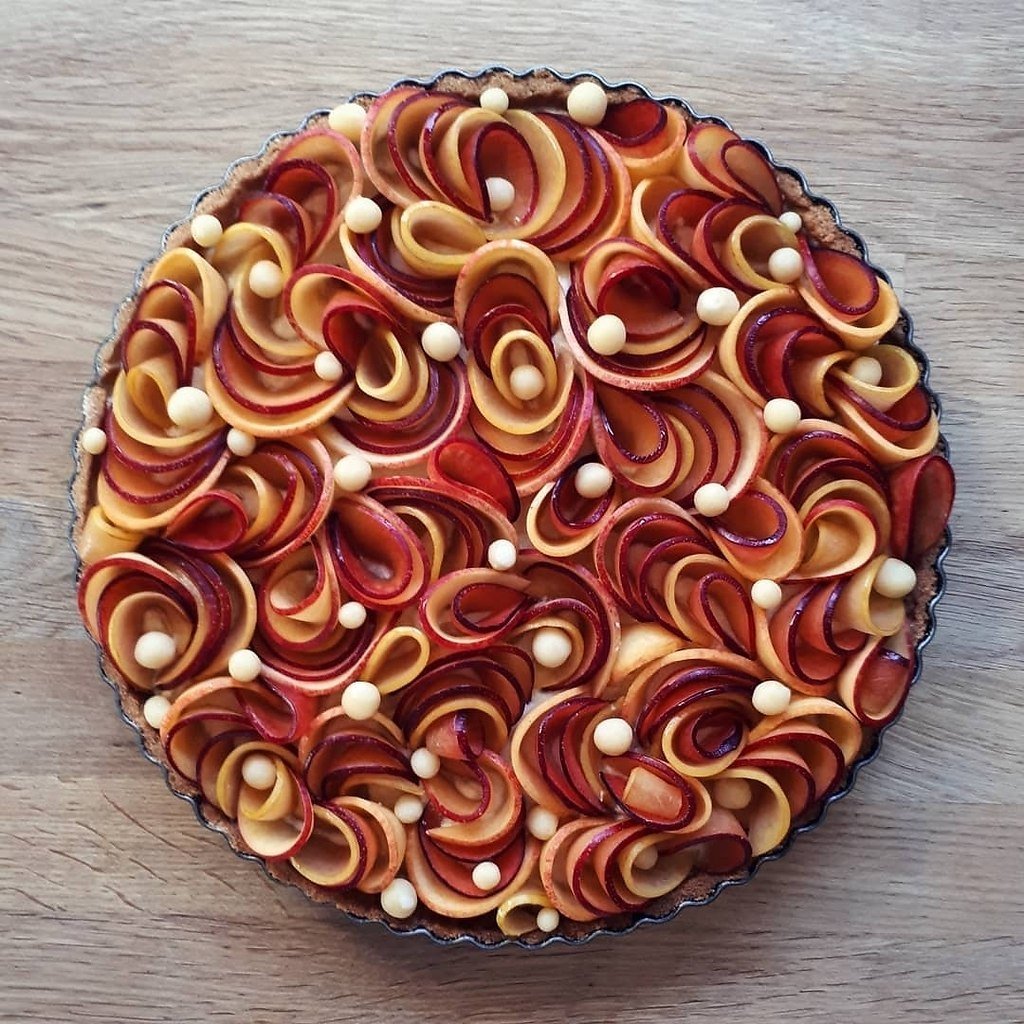 Пирог с яблоками в духовке