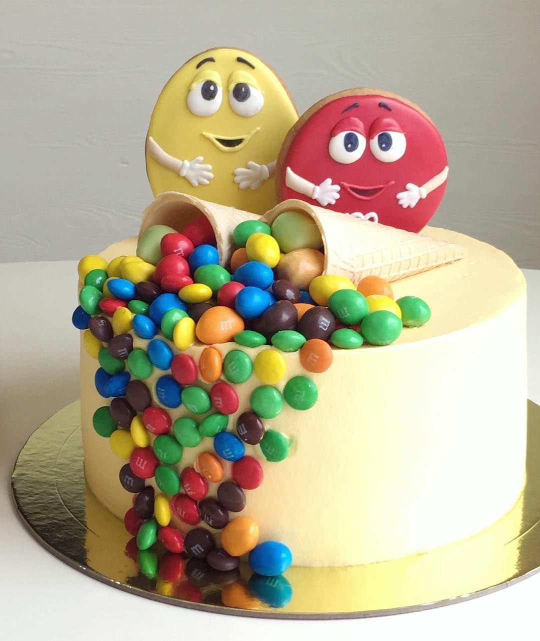 Торт ммдемс