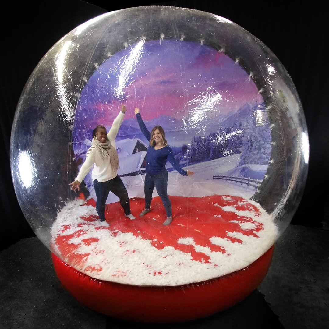 Гигантский снежный шар