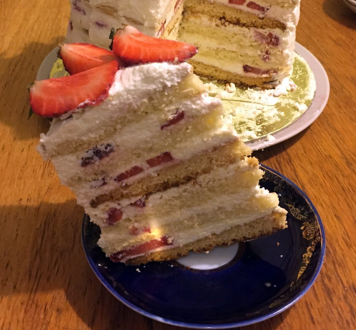 Торт молочная девочка