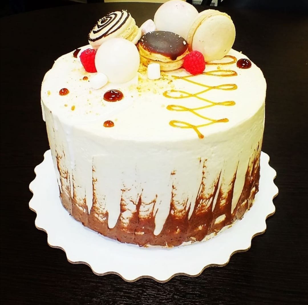 Двухъярусный муссовый торт