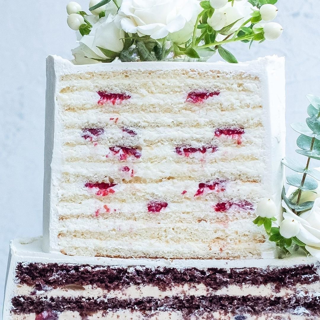 Свадебный торт молочная девочка