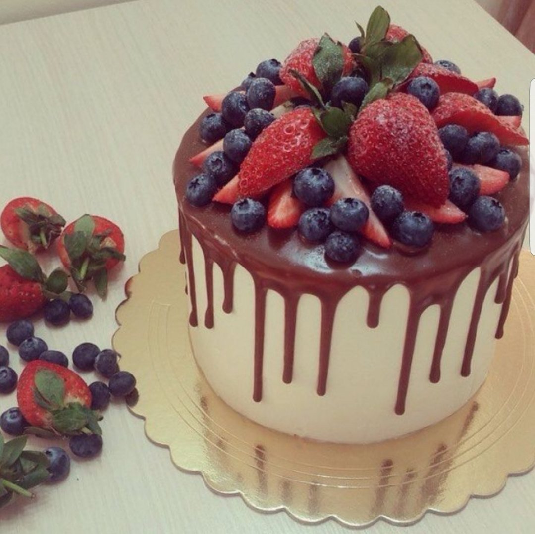 Свадебный торт с шоколадными подтеками