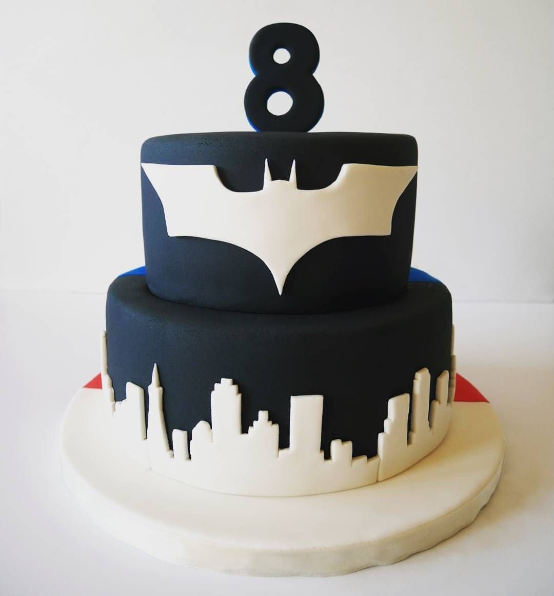 Торт с Бэтменом и женщиной