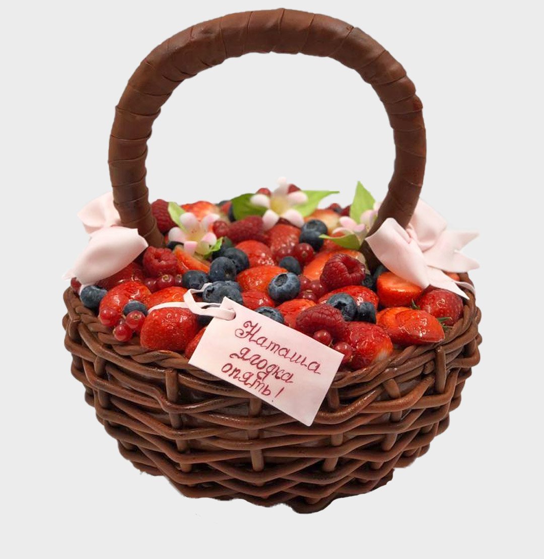 Торт корзина с фруктами