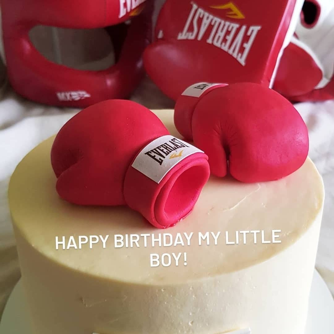 Торт боксерская перчатка без мастики