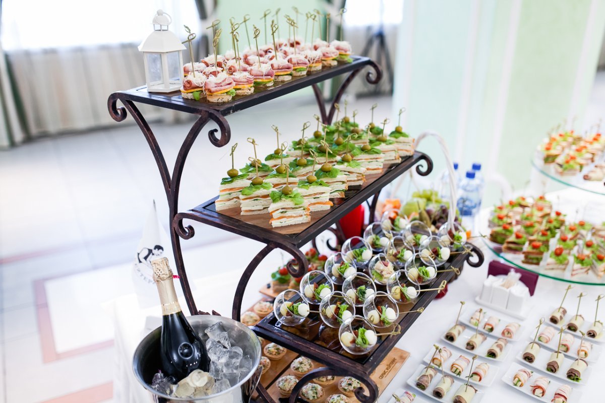 Фрукты в стаканчиках