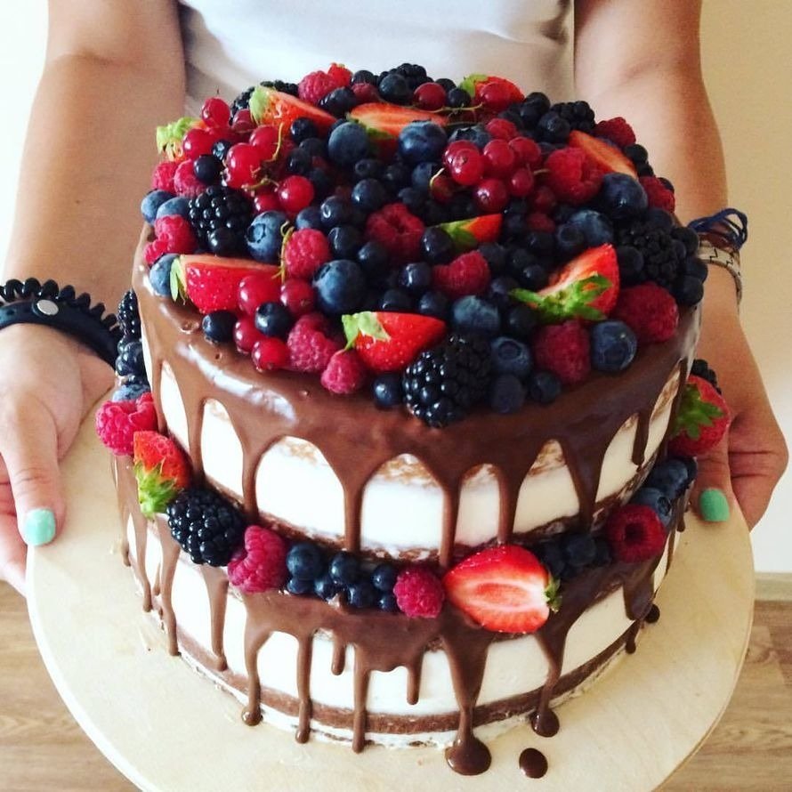 Детский торт с ягодами