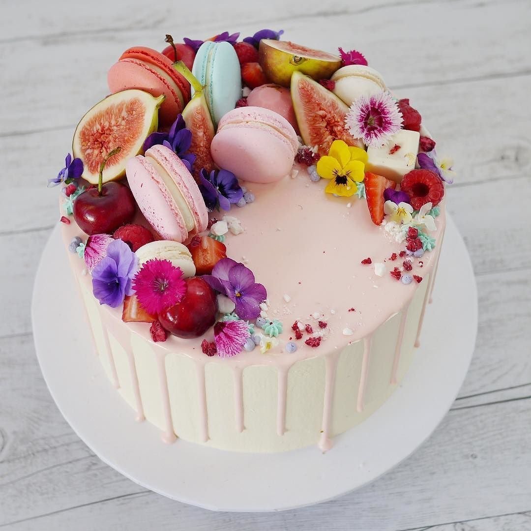 Фиолетово космический торт