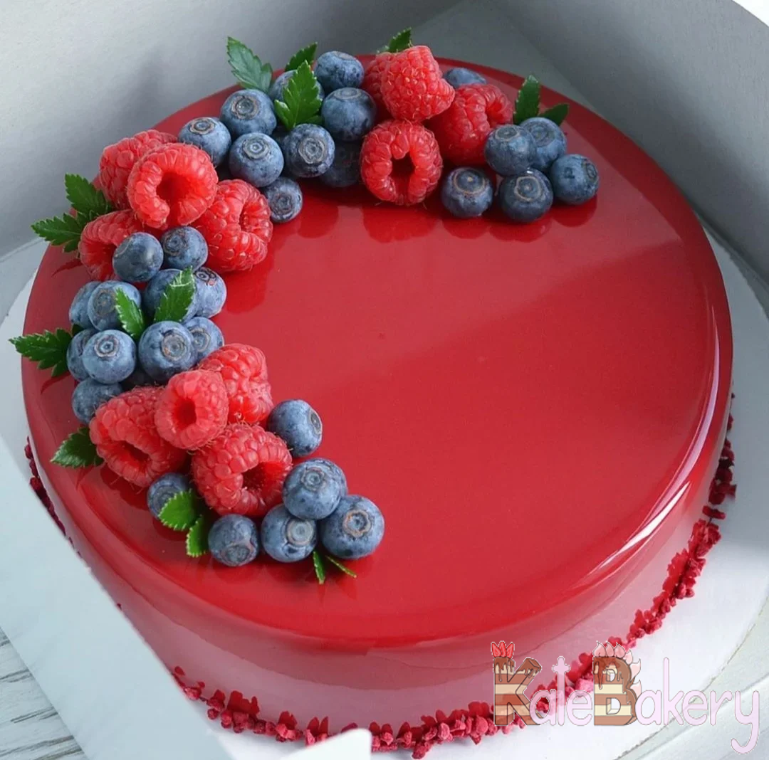 Фиолетовый торт с ягодамм