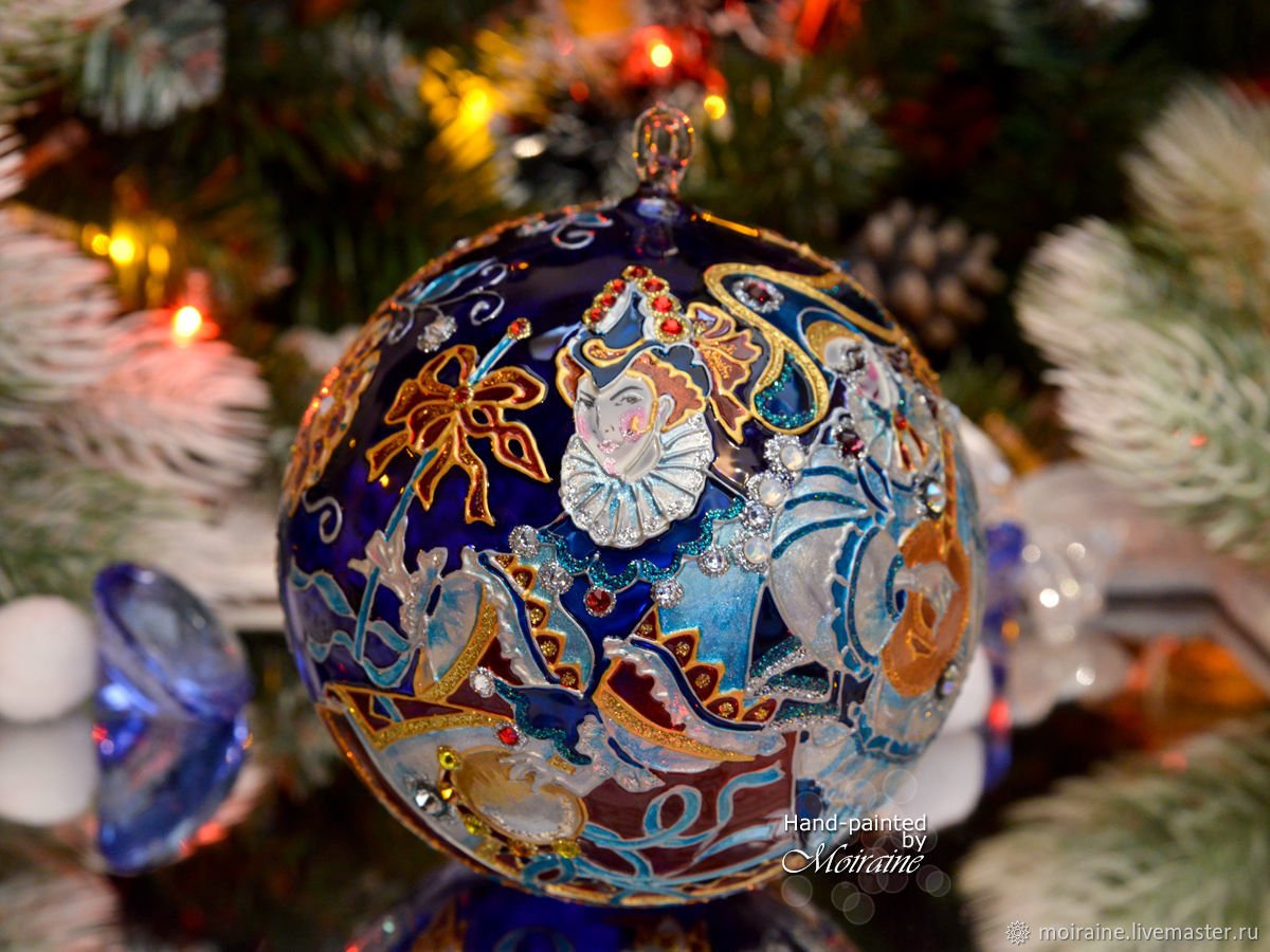 Елочные игрушки с витражной росписью