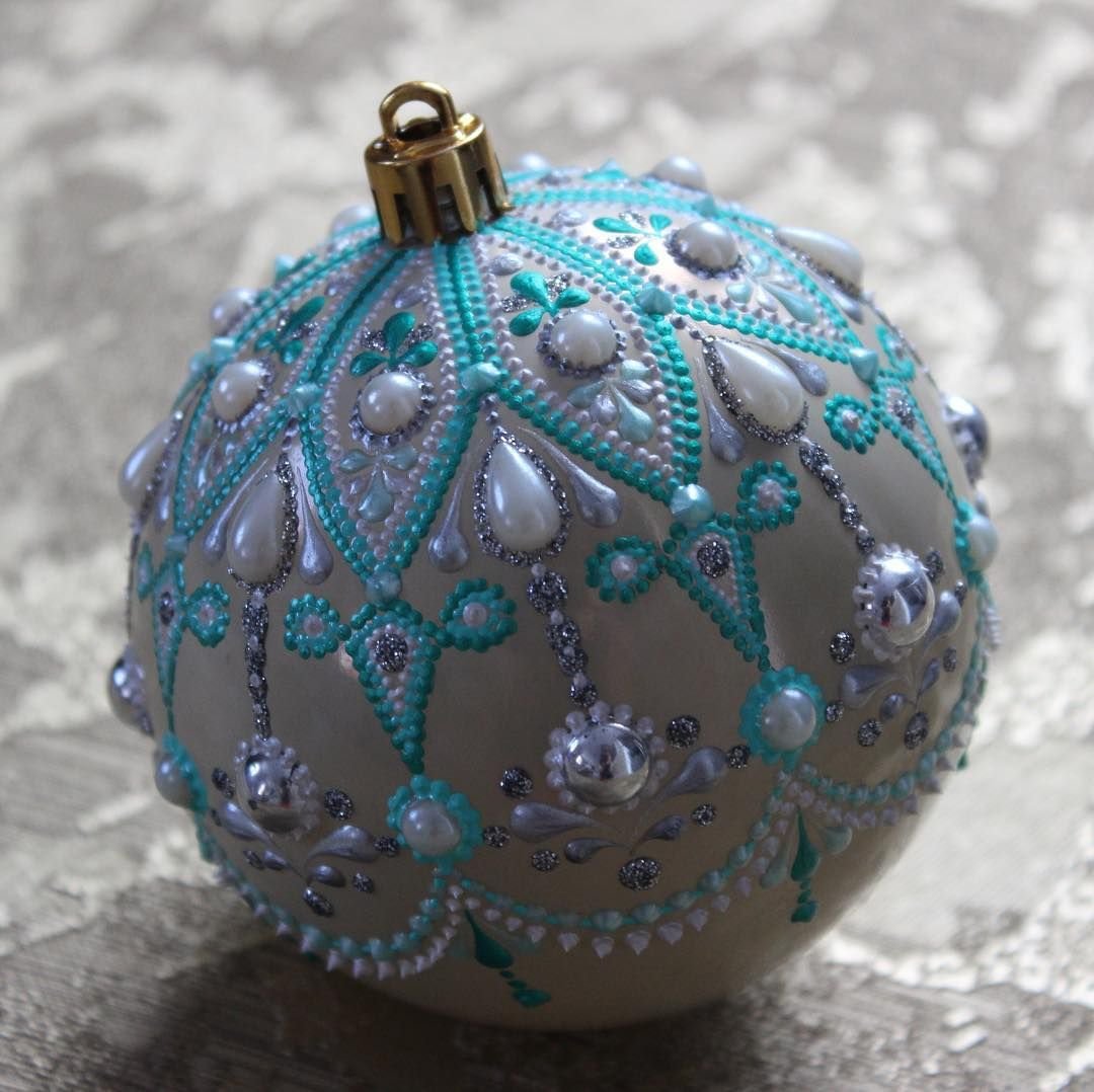 Гжельская роспись новогодней игрушки