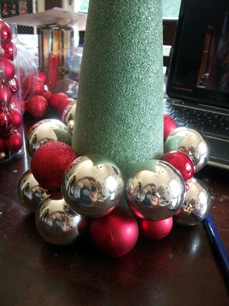 Поделки из елочных шаров
