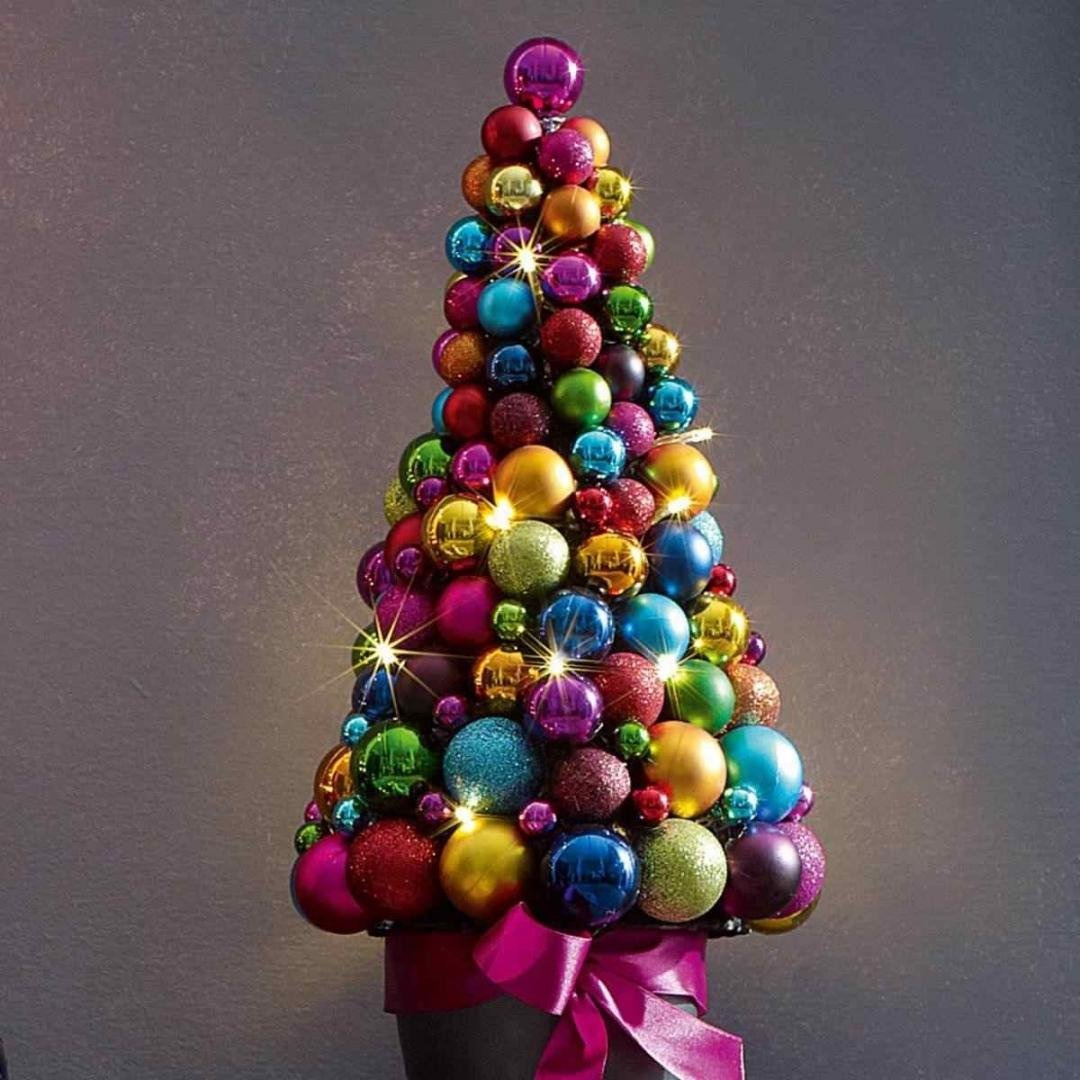 Елочные игрушки из пенопластовых шаров