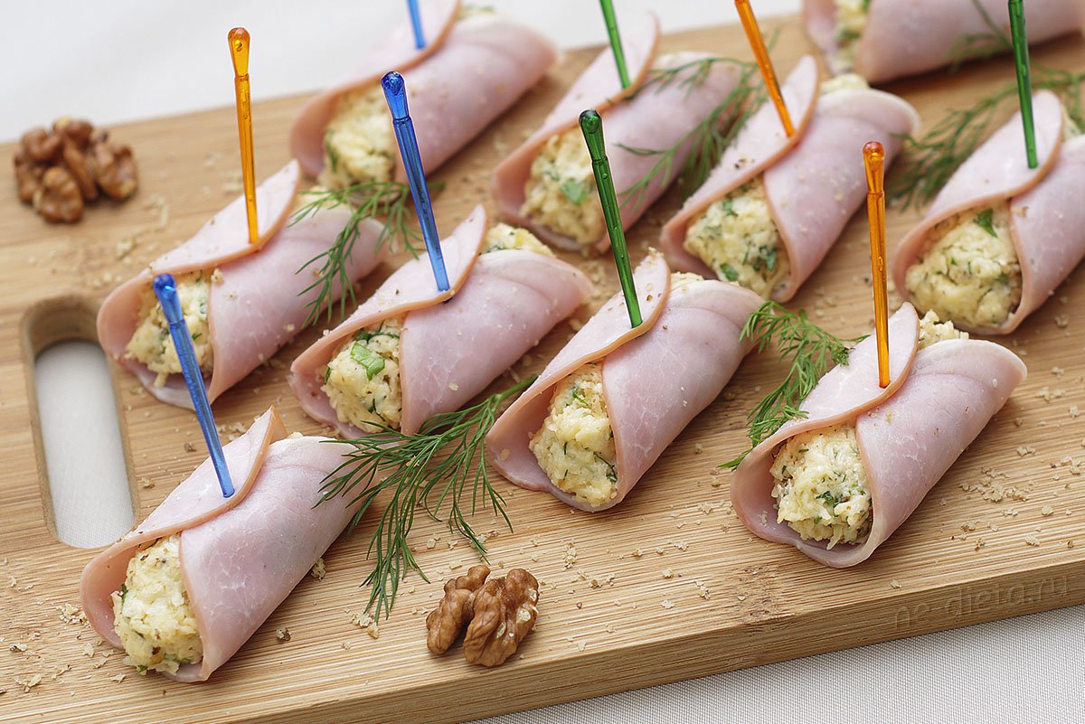 Канапе салями сыр