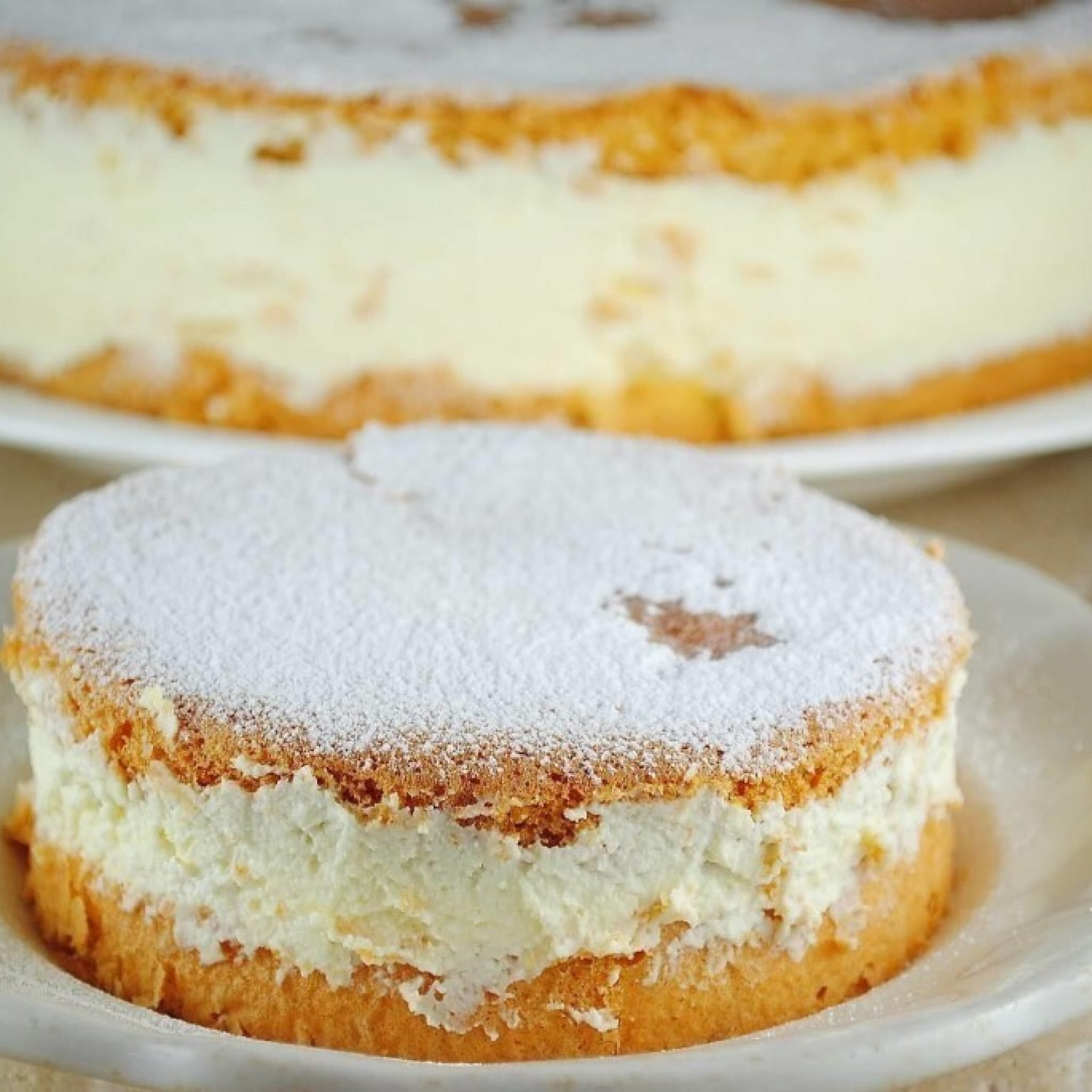 Бисквит из сметаны и сгущенки. Торт ванильный: ванильный бисквит, крем-чиз,. Бисквит с творожным кремом. Торт "творожный". Тортик с творожным кремом.