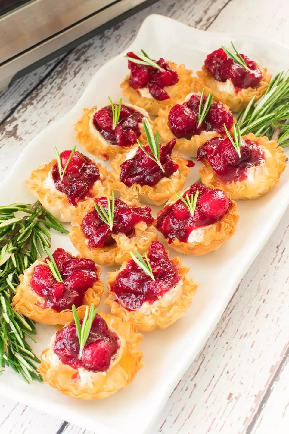 Канапе на крекере