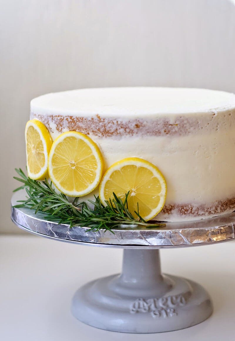 Декор торта дольками лимона