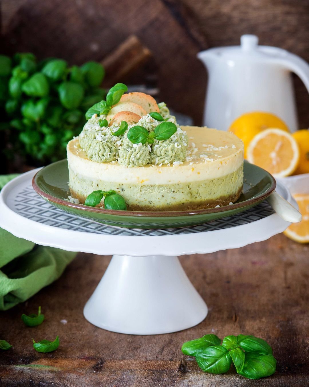 Желтый торт