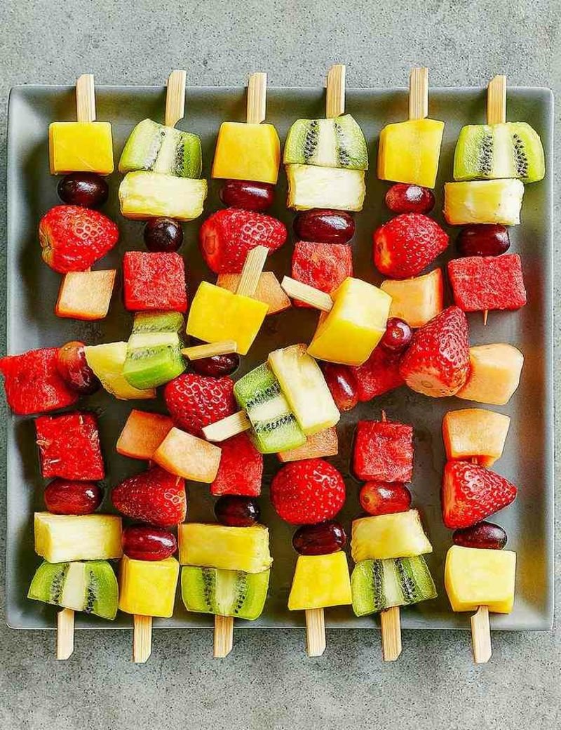 Канапе на шпажках