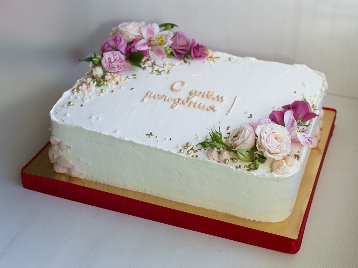 Торт прямоугольный с цветами