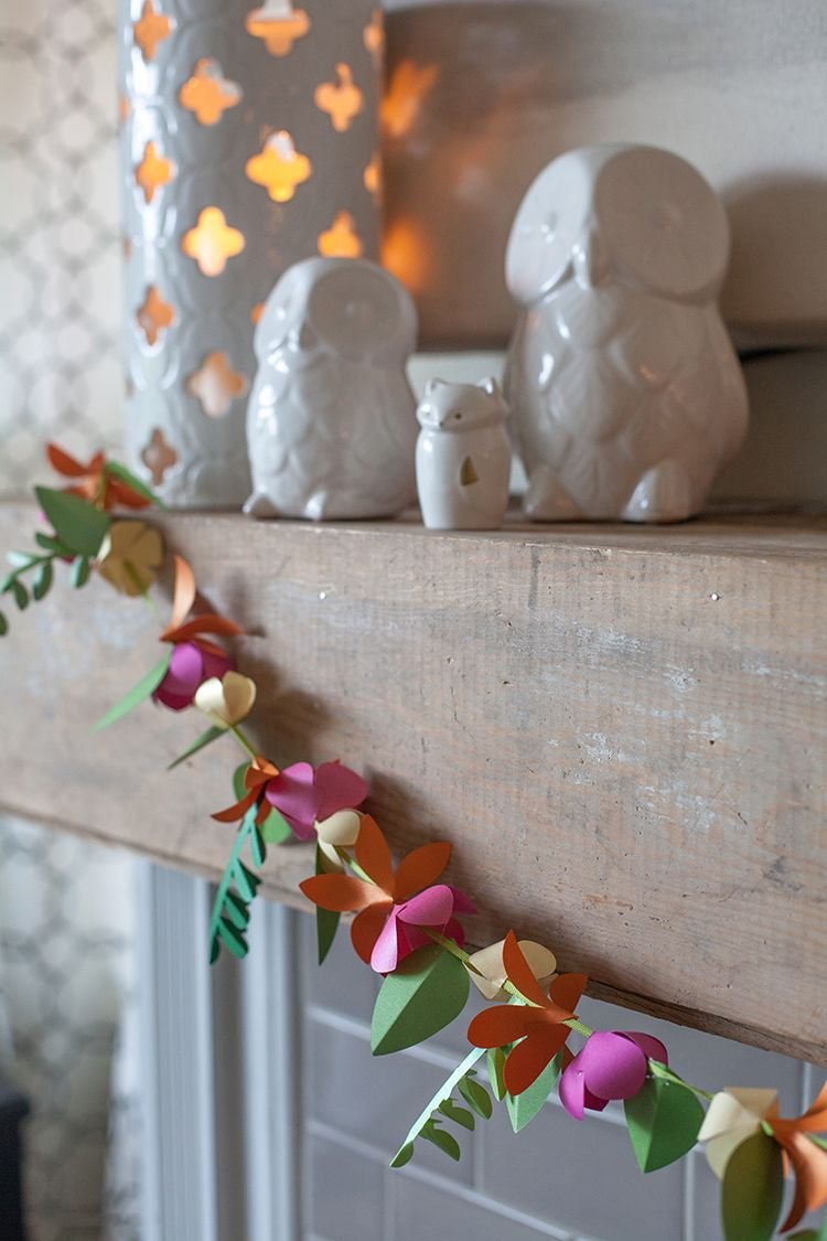 Бумажные цветочные гирлянды