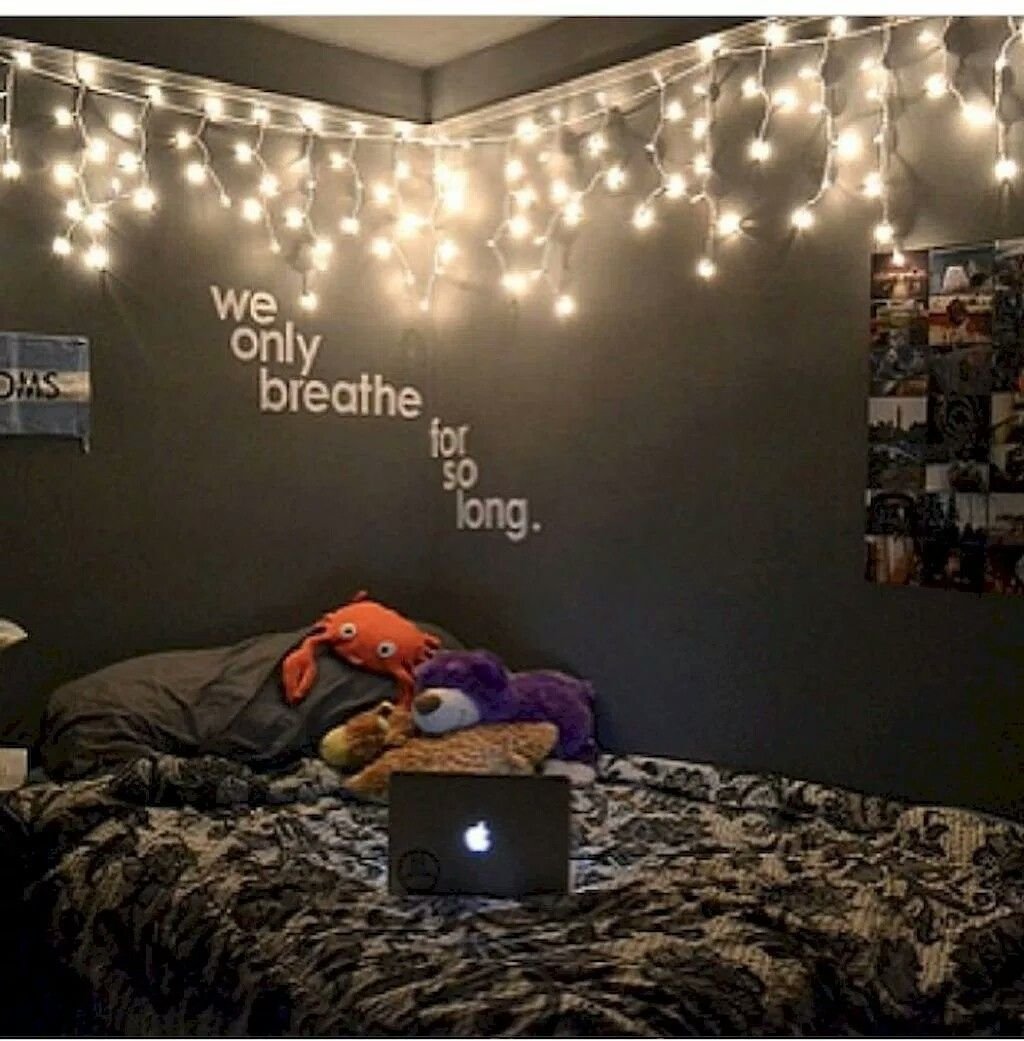 Уютная комната с проектором