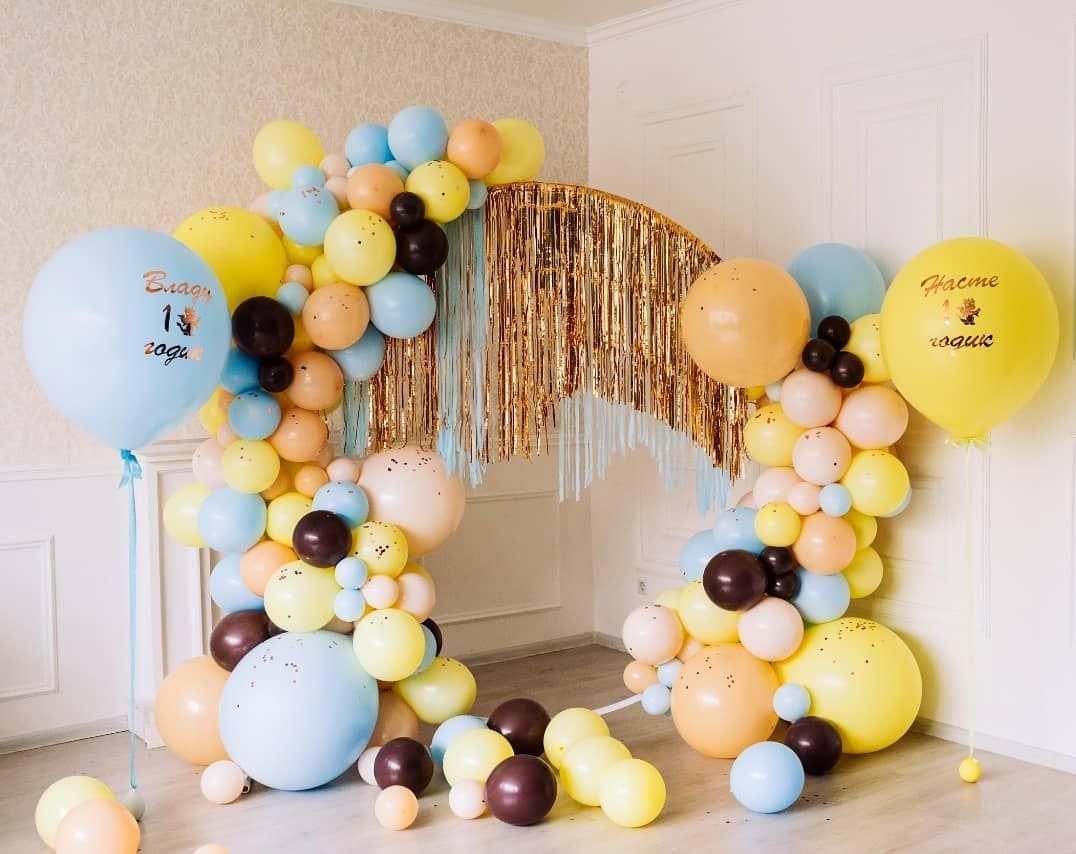 Фотозона круг с шарами