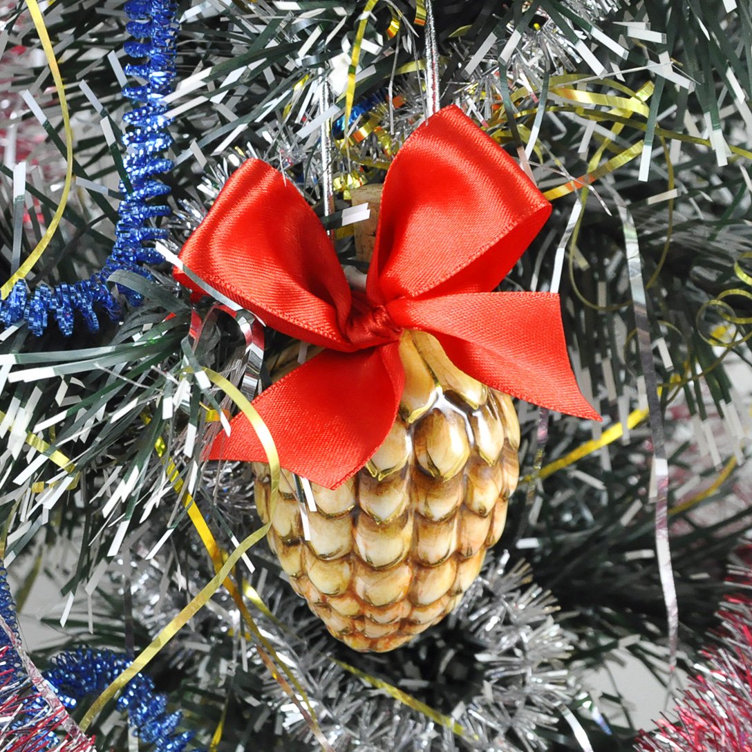 Елочные игрушки шишки