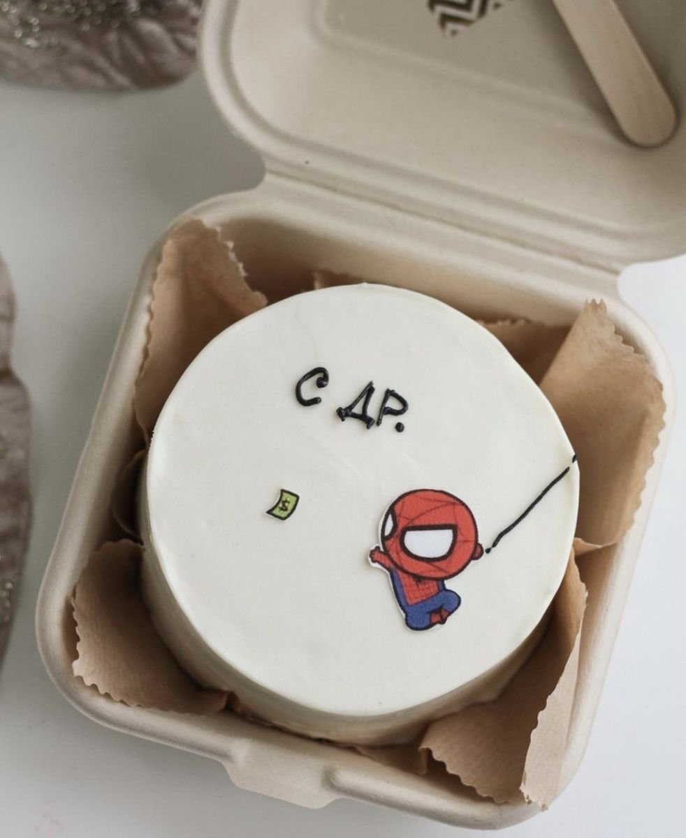 Торт белый Сникерс