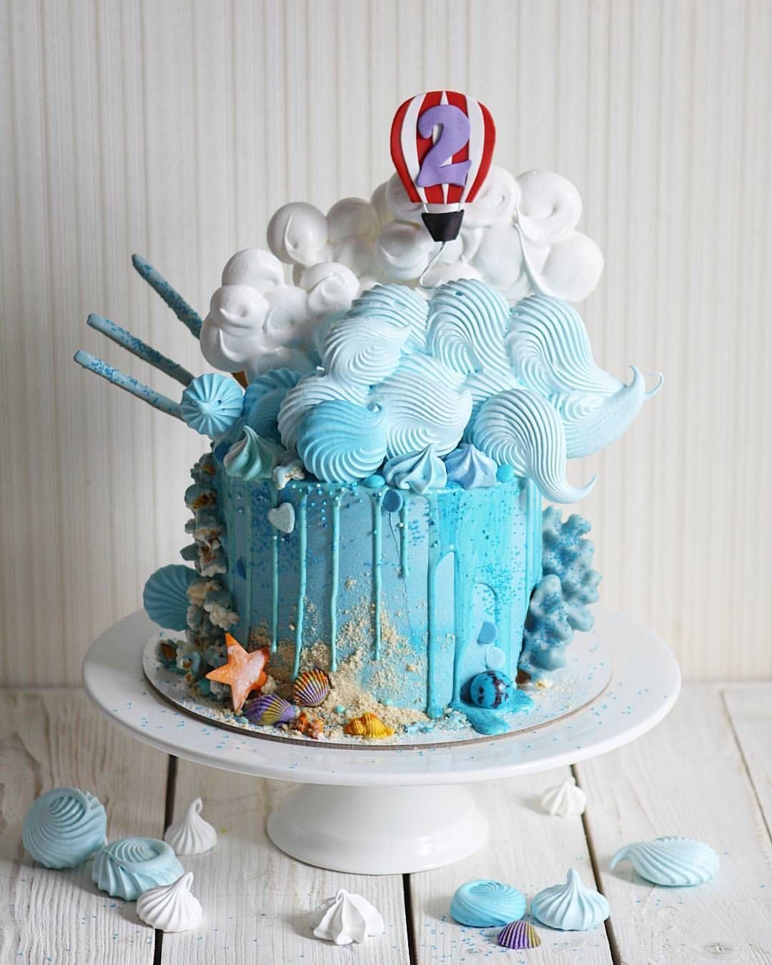 Декор торта из безе для мальчика