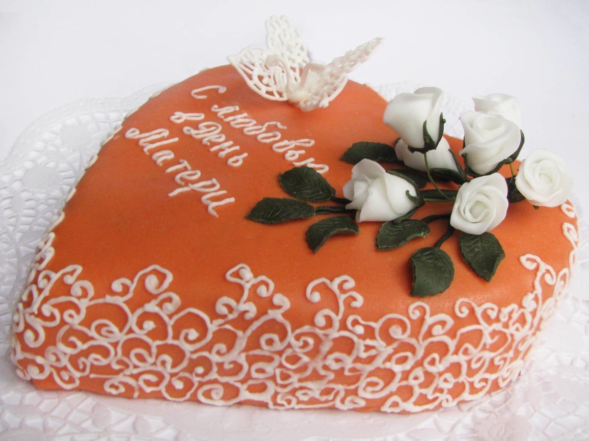 Надпись на торт женщине 45. Торт для мамы. Украшение торта для мамы. Красивый торт для мамы. Украшение торта для мамы день рождения.
