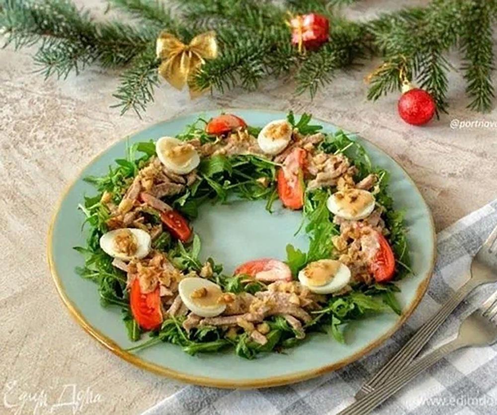 Украшение салатов на праздничный стол