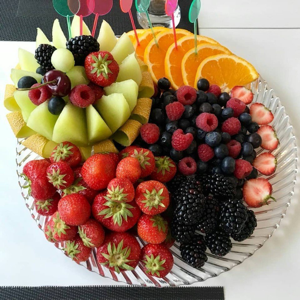 Красиво сервировать фрукты