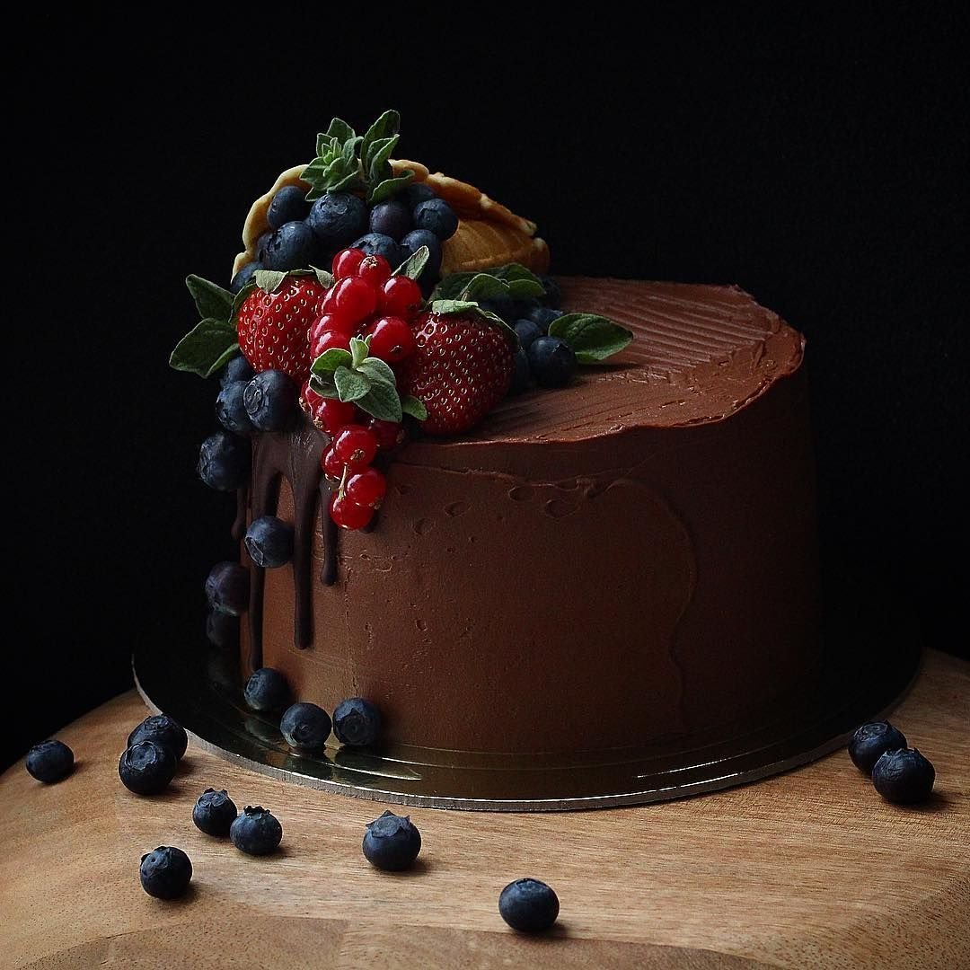 Коричневый торт