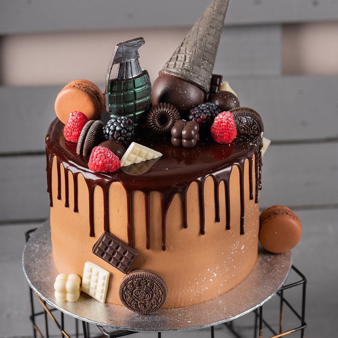 Декор из шоколада для мужского торта