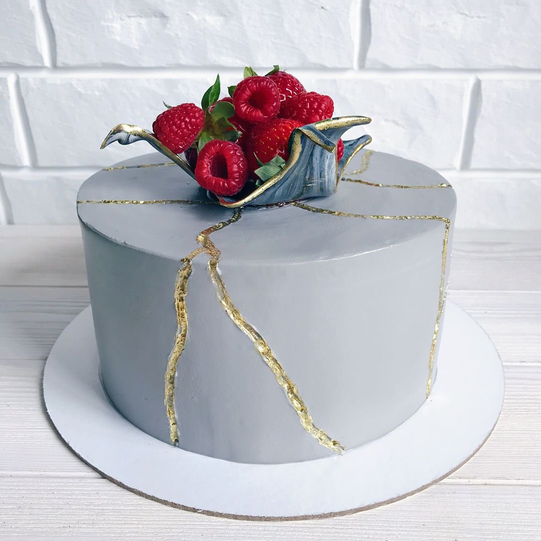 Минималистичный декор торта